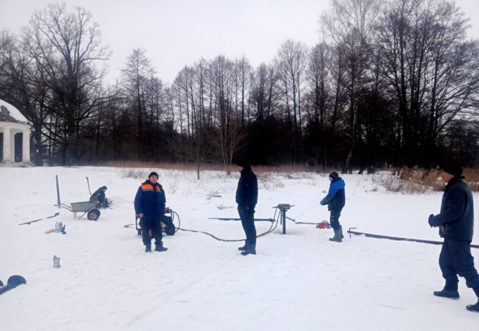 В Станьково началось строительство пирса на озере 1