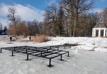 В Станьково началось строительство пирса на озере