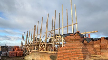 Высота стен уже превысила два метра. Как идет строительство храма-часовни в память о Святой Валентине Минской